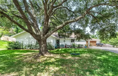 825 N Gray St, Caldwell, TX 77836