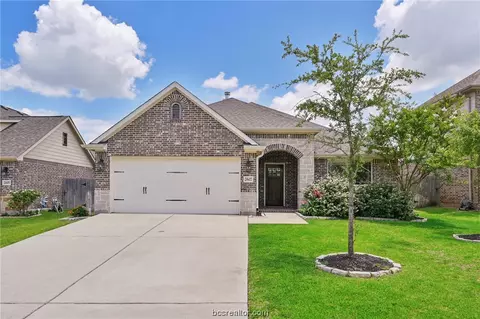 2607 Kimbolton, College Station, TX 77845
