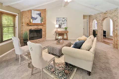 2719 Normand Cir, College Station, TX 77845