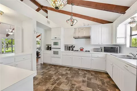2411 E Briargate Dr, Bryan, TX 77802 photo 8