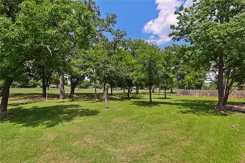2411 E Briargate Dr, Bryan, TX 77802 photo 2