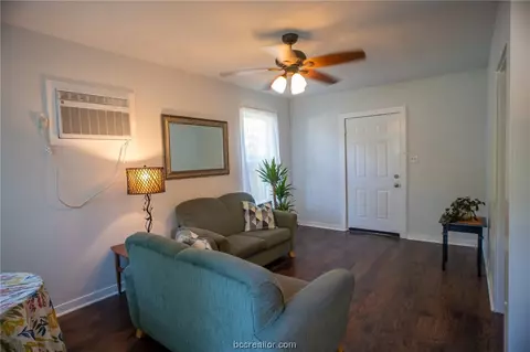 801 E 23rd St, Bryan, TX 77803 photo 3
