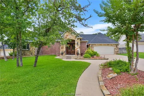 4709 Westminster Dr, Bryan, TX 77802