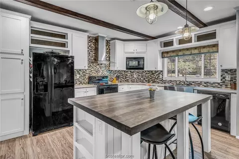 270 Holly Dr, Caldwell, TX 77836
