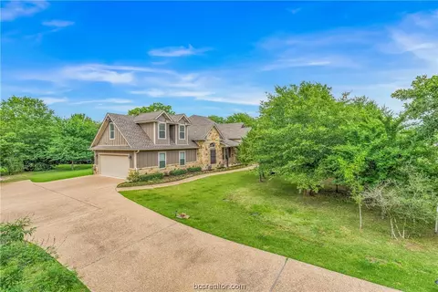 5386 Stetson Dr, College Station, TX 77845