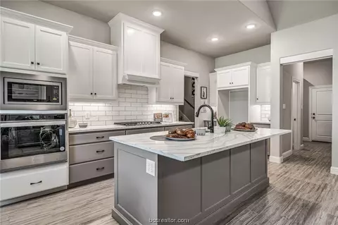 3337 Stoneleigh Rd, Bryan, TX 77808 photo 9