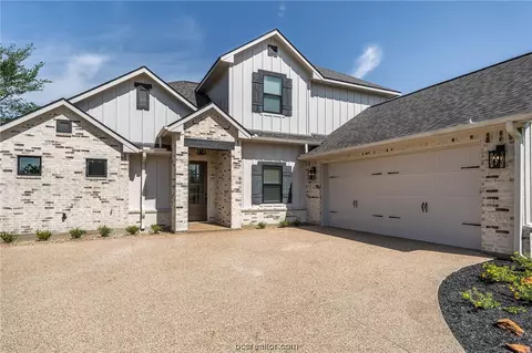 3337 Stoneleigh Rd, Bryan, TX 77808