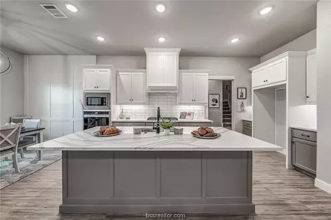 3337 Stoneleigh Rd, Bryan, TX 77808 photo 8