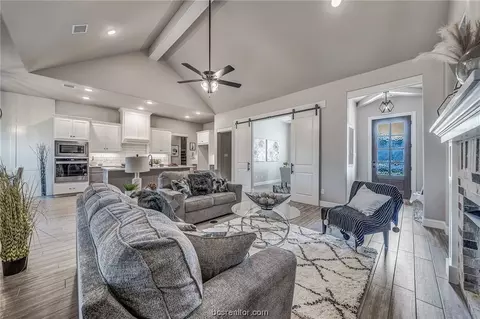 3337 Stoneleigh Rd, Bryan, TX 77808 photo 6