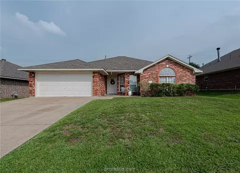 1302 Mullins Loop S, College Station, TX 77845