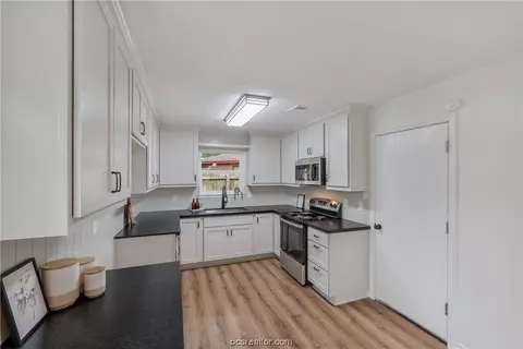 3003 Allen, Bryan, TX 77803 photo 9