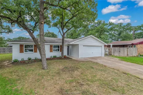 3003 Allen, Bryan, TX 77803 photo 2
