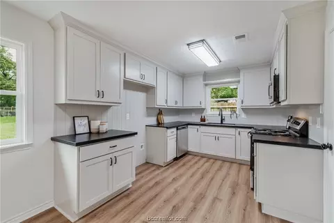3003 Allen, Bryan, TX 77803 photo 8