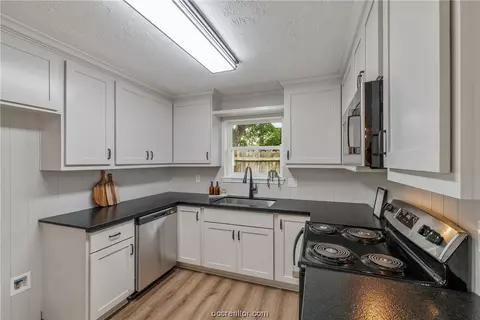 3003 Allen, Bryan, TX 77803 photo 10