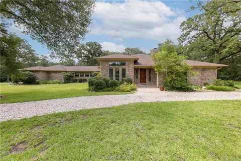 4576 Sandpiper Cv, College Station, TX 77845