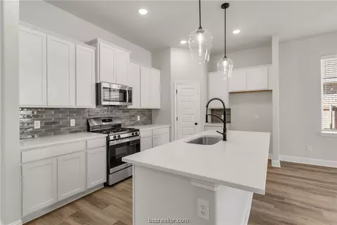 6223 Southern Cross Dr, College Station, TX 77845