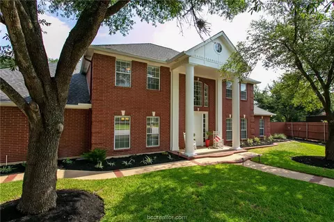 9201 Sunlake Ct, College Station, TX 77845
