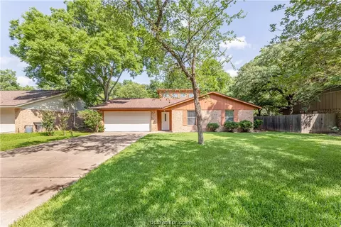 2711 Wilderness Dr N, College Station, TX 77845