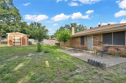 2101 Hillside Dr, Bryan, TX 77802 photo 15