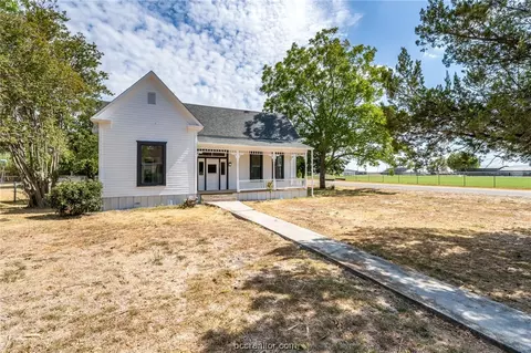 440 E Bell, Bartlett, TX 76511 photo 2
