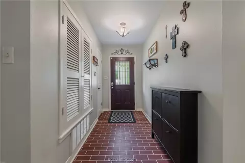 806 Vine St, Bryan, TX 77802 photo 2