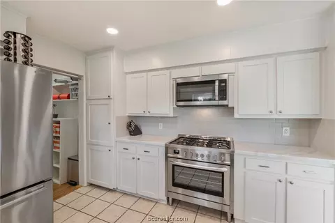 806 Vine St, Bryan, TX 77802 photo 5