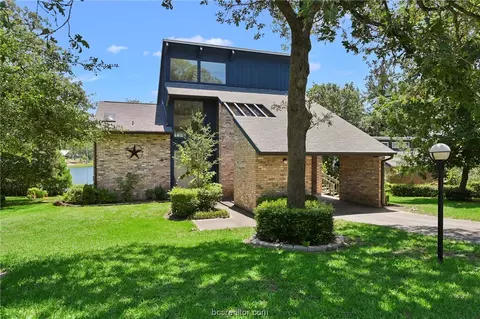 39 Lakeland Dr S, Hilltop Lakes, TX 77871