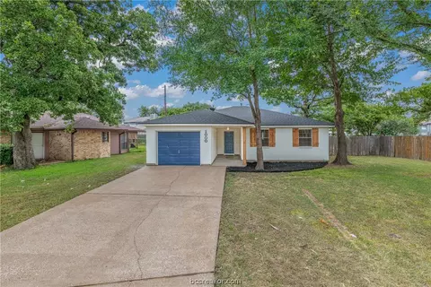 1000 Laredo Ct, College Station, TX 77845