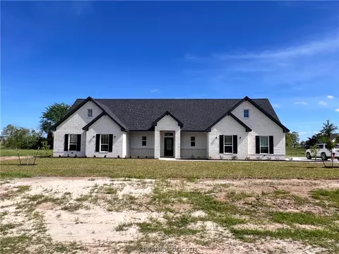 10104 Crown Pt, Iola, TX 77861