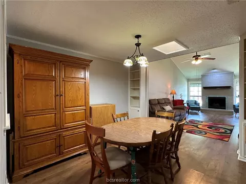 906 Westview St, Bryan, TX 77802 photo 8