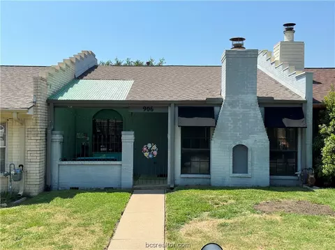 906 Westview St, Bryan, TX 77802