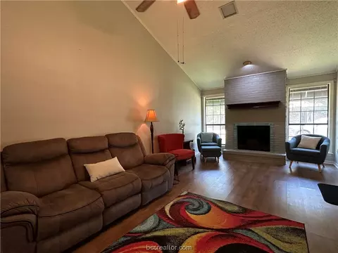 906 Westview St, Bryan, TX 77802 photo 3