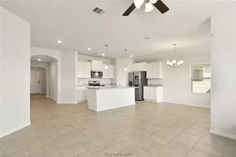 5240 Montague Loop, Bryan, TX 77807 photo 3
