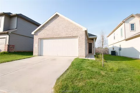 1426 Desire Ln, Bryan, TX 77803