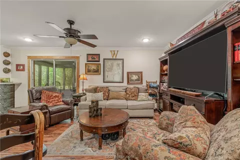 409 Leslie Dr, Bryan, TX 77802 photo 6