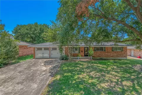 409 Leslie Dr, Bryan, TX 77802