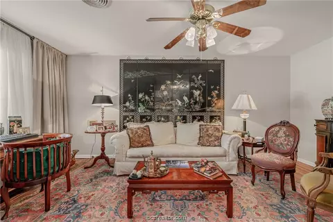 409 Leslie Dr, Bryan, TX 77802 photo 5