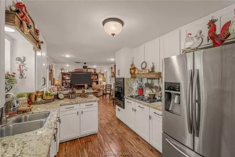 409 Leslie Dr, Bryan, TX 77802 photo 11