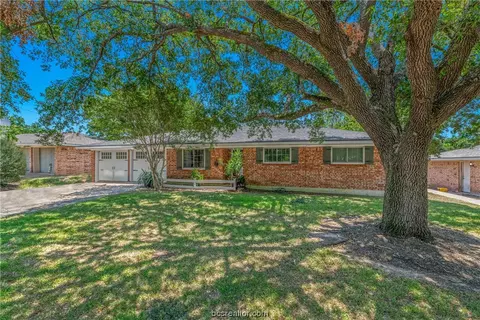 409 Leslie Dr, Bryan, TX 77802 photo 2