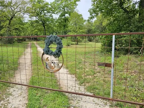 10414 Taylor Rd, Bryan, TX 77808