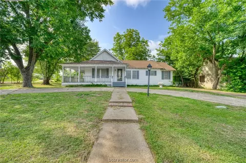 914 E Main St, Madisonville, TX 77864