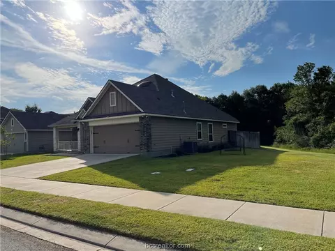 2116 Naples, Bryan, TX 77808