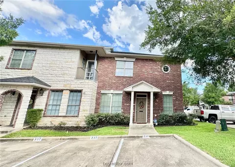 237 Forest, College Station, TX 77840