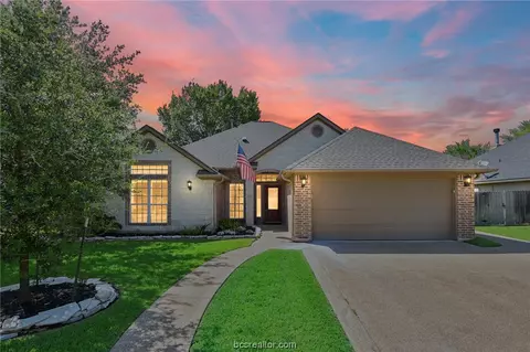 2704 Wood Ct, Bryan, TX 77808