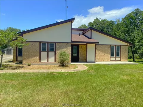 16817 Woodlake Dr, College Station, TX 77845