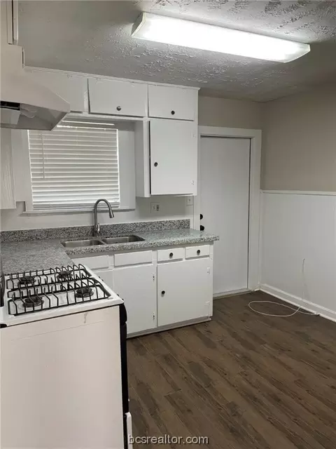 2612 Todd St, Bryan, TX 77802 photo 4