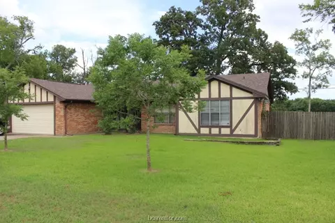 3803 Valley Oaks Dr, Bryan, TX 77802