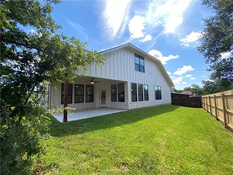 2005 Cassandra Ct, Bryan, TX 77807 photo 2