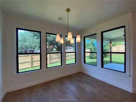 2005 Cassandra Ct, Bryan, TX 77807 photo 8