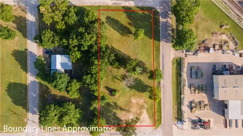 712 W Chase, Navasota, TX 77868